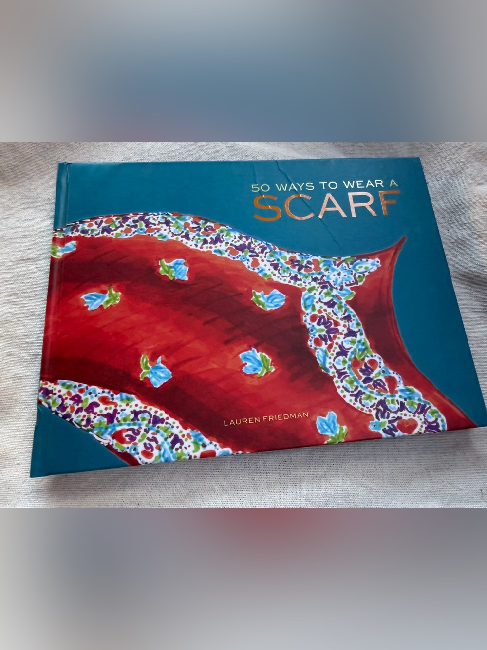 Styling book - 50 Ways to Wear a Scarf